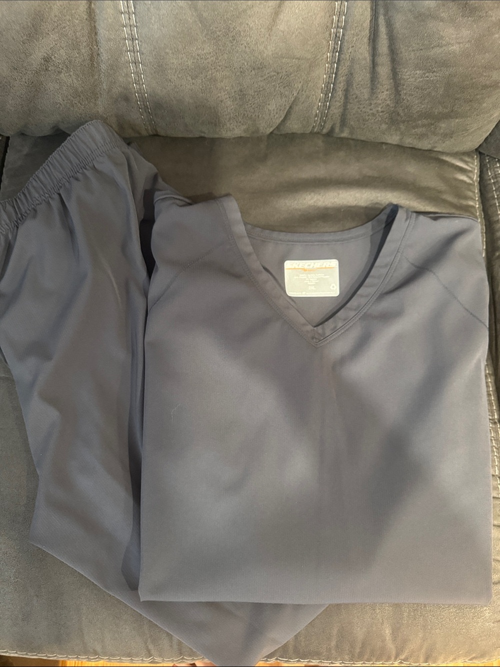 Skechers women’s gray scrub set